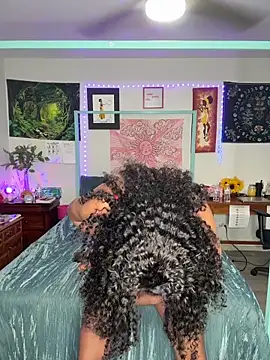 Snapshot of DaisyMynx chatting on November 20, 3:39 am DaisyMynx online show from November 20, 3:39 am