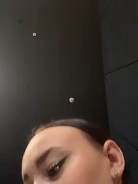 Snapshot of KiraSunshine chatting on October 21, 3:29 am KiraSunshine online show from October 21, 3:29 am