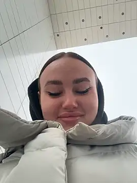 Snapshot of KiraSunshine chatting on November 5, 3:17 am KiraSunshine online show from November 5, 3:17 am