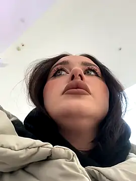 Snapshot of KiraSunshine chatting on November 6, 4:02 am KiraSunshine online show from November 6, 4:02 am