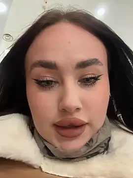 Snapshot of KiraSunshine chatting on November 17, 3:56 am KiraSunshine online show from November 17, 3:56 am