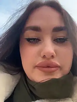 Snapshot of KiraSunshine chatting on November 20, 4:01 am KiraSunshine online show from November 20, 4:01 am