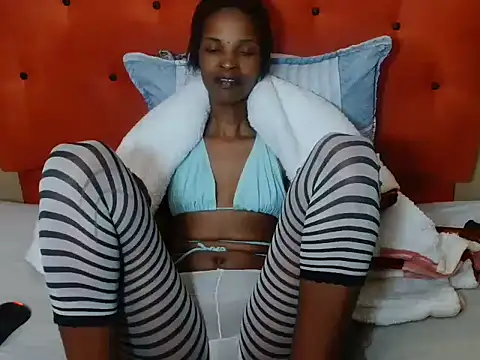 Snapshot of EbonyPexie chatting on November 8, 2:12 am EbonyPexie online show from November 8, 2:12 am