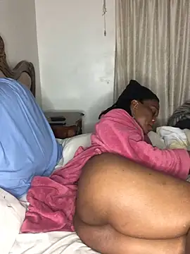 Snapshot of Hotcougar chatting on November 30, 12:58 am Hotcougar online show from November 30, 12:58 am