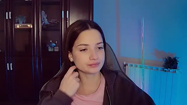 Snapshot of KiraVair chatting on November 12, 1:22 pm KiraVair online show from November 12, 1:22 pm