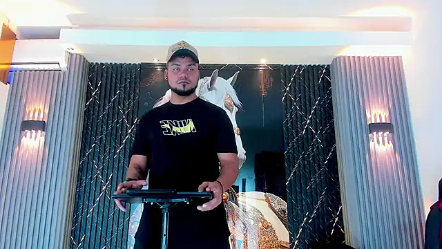 Snapshot of handsome_boys22 chatting on October 18, 12:17 pm handsome boys22 online show from October 18, 12:17 pm