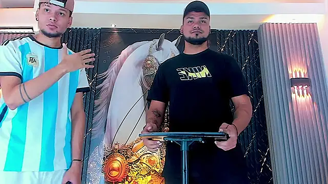 Snapshot of handsome_boys22 chatting on October 19, 12:39 pm handsome boys22 online show from October 19, 12:39 pm