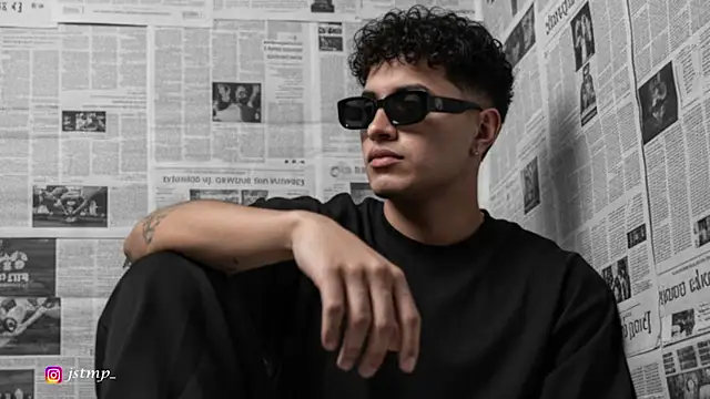 jhon mendoza  online show from November 28, 8:22 pm