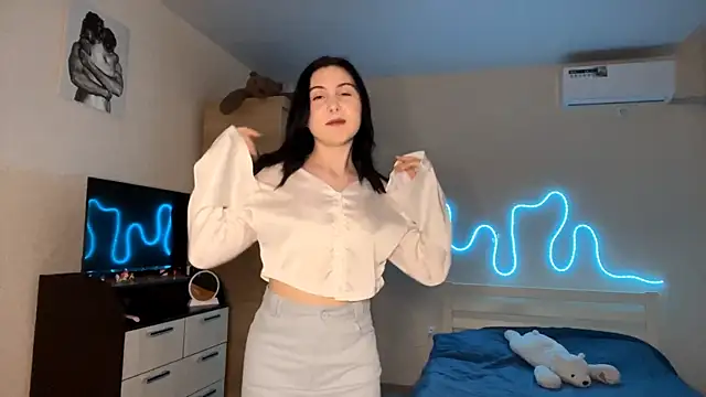 MyraLitterers online show from April 21, 4:23 pm