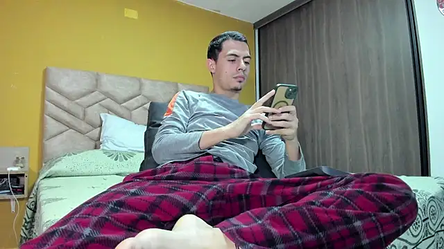 Gregory mancini online show from April 20, 1:52 am