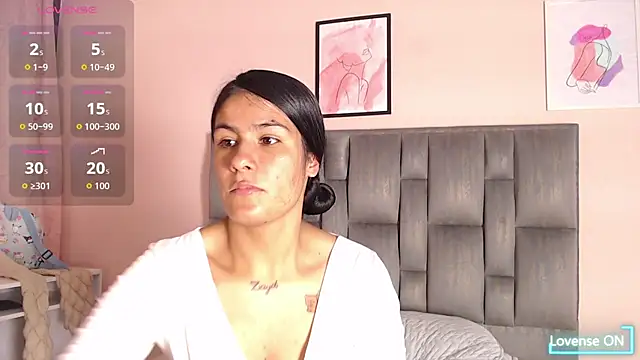 Ailyn8 online show from October 18, 9:37 pm