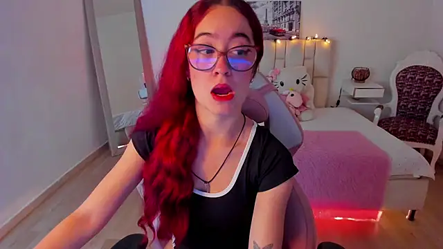 Snapshot of Amaraa_couper1 chatting on November 8, 3:18 am Amaraa couper1 online show from November 8, 3:18 am