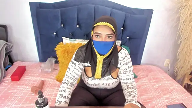 Snapshot of Inaya_Khalifa chatting on November 29, 11:41 pm Inaya Khalifa online show from November 29, 11:41 pm