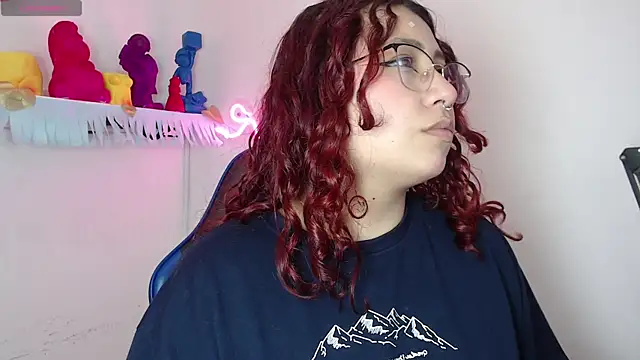 littlee red online show from November 21, 8:07 pm