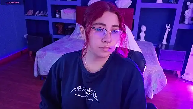 littlee red online show from January 17, 9:07 pm