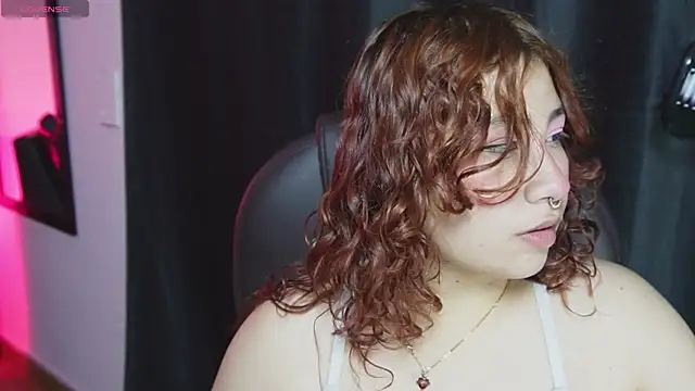 littlee red online show from April 17, 8:45 pm