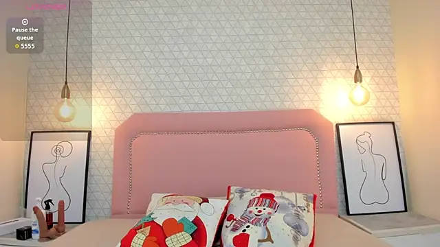 Snapshot of TAYLORMEYER1 chatting on December 4, 3:38 am TAYLORMEYER1 online show from December 4, 3:38 am