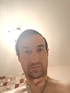 Snapshot of Andruu_ chatting on October 22, 7:57 pm Andruu online show from October 22, 7:57 pm