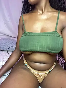 Snapshot of dime213 chatting on February 23, 1:36 am dime213 online show from February 23, 1:36 am