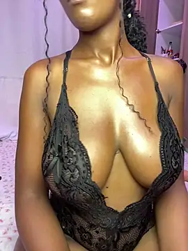 Snapshot of dime213 chatting on February 24, 5:00 pm dime213 online show from February 24, 5:00 pm