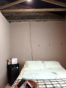 Snapshot of juicyboode chatting on October 27, 8:51 am juicyboode online show from October 27, 8:51 am