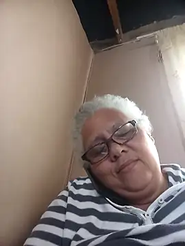 Snapshot of juicyboode chatting on October 28, 9:46 am juicyboode online show from October 28, 9:46 am