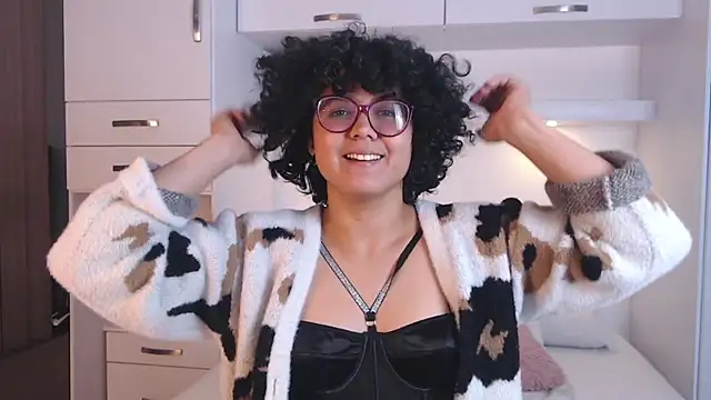 Snapshot of MartiRuis10 chatting on November 21, 9:57 pm MartiRuis10 online show from November 21, 9:57 pm