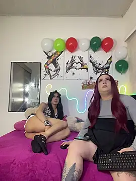 Snapshot of Agattha22 chatting on November 30, 6:17 am Agattha22 online show from November 30, 6:17 am