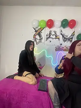 Snapshot of Agattha22 chatting on December 2, 7:57 am Agattha22 online show from December 2, 7:57 am