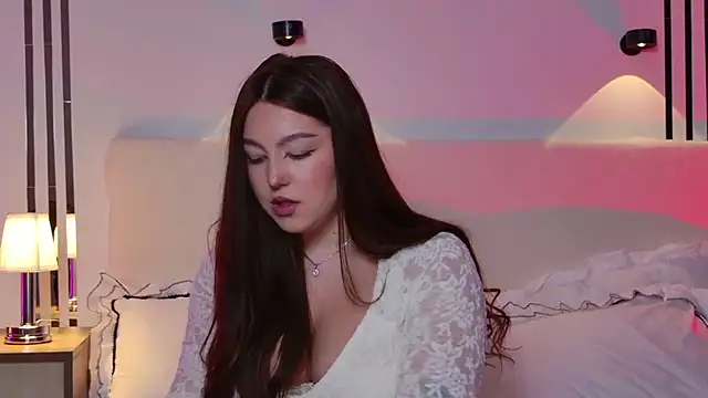  Tessa May  online show from December 1, 9:31 pm