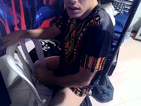 Snapshot of oraharoncohen chatting on November 21, 1:59 am oraharoncohen online show from November 21, 1:59 am