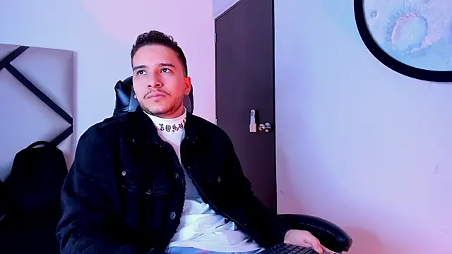 Snapshot of mike_257 chatting on November 1, 12:07 pm mike 257 online show from November 1, 12:07 pm