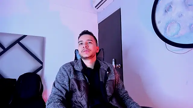 Snapshot of mike_257 chatting on November 3, 11:44 am mike 257 online show from November 3, 11:44 am