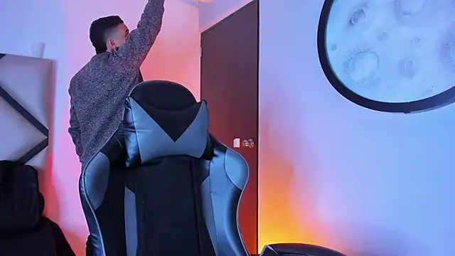 Snapshot of mike_257 chatting on November 21, 11:53 am mike 257 online show from November 21, 11:53 am