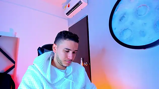 Snapshot of mike_257 chatting on November 24, 11:54 am mike 257 online show from November 24, 11:54 am