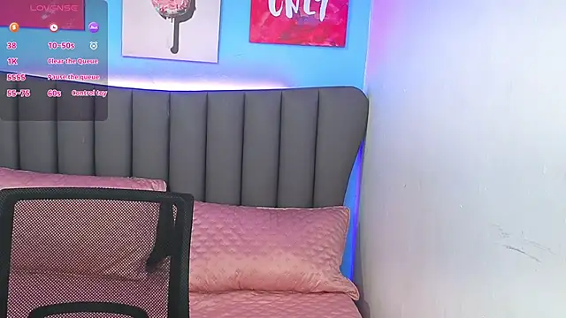 Snapshot of Aria_Russo chatting on November 28, 3:47 pm Aria Russo online show from November 28, 3:47 pm