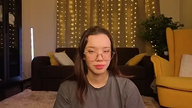 FabiolaCowing online show from November 14, 9:24 pm