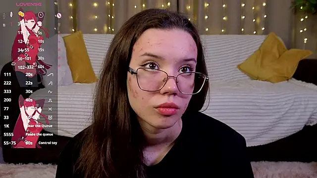 FabiolaCowing online show from December 4, 8:17 pm