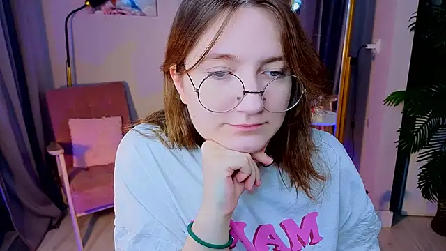 Snapshot of fairy_tara chatting on November 15, 9:00 pm fairy tara online show from November 15, 9:00 pm