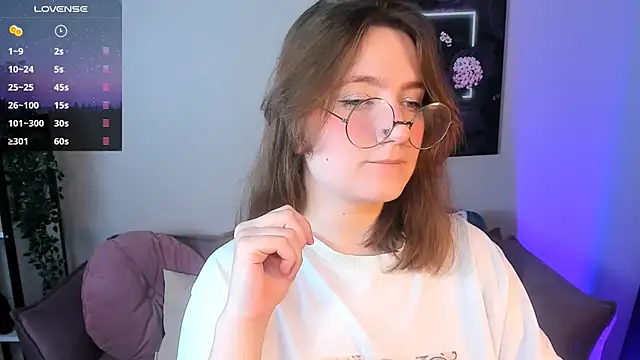 Snapshot of fairy_tara chatting on December 4, 9:12 pm fairy tara online show from December 4, 9:12 pm