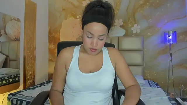 Snapshot of NahomiWalker_ chatting on December 1, 7:41 pm NahomiWalker online show from December 1, 7:41 pm