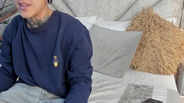 SantiOlsen online show from December 2, 11:59 am