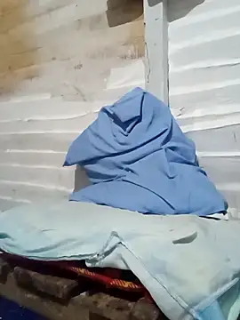 Snapshot of Estebanbigcock23 chatting on October 31, 9:38 pm Estebanbigcock23 online show from October 31, 9:38 pm