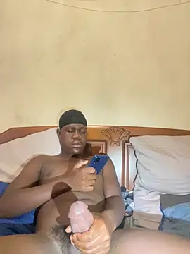 Snapshot of maloya267 chatting on October 30, 7:32 am maloya267 online show from October 30, 7:32 am