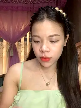 Snapshot of Duck_dona chatting on October 30, 7:54 am Duck dona online show from October 30, 7:54 am