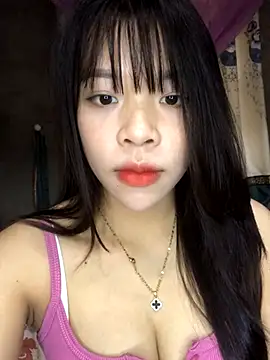 Snapshot of Duck_dona chatting on December 22, 1:02 am Duck dona online show from December 22, 1:02 am