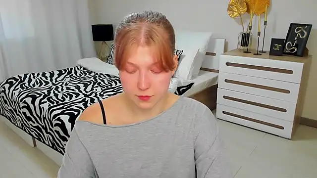 Stella Light online show from October 25, 4:20 am