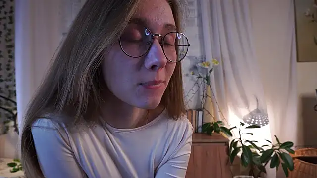 Snapshot of ArianaSweazy chatting on November 22, 1:32 pm ArianaSweazy online show from November 22, 1:32 pm