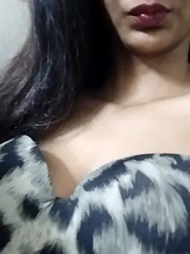 Snapshot of Aaliya_BigBoobs_1 chatting on October 28, 9:46 am Aaliya BigBoobs 1 online show from October 28, 9:46 am