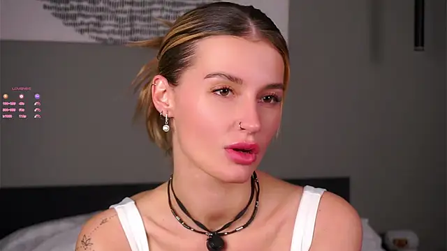 Snapshot of buvei chatting on November 17, 1:06 pm buvei online show from November 17, 1:06 pm